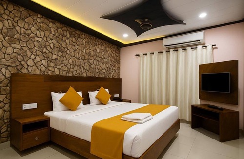Sandila Hotel | Uday Hotel