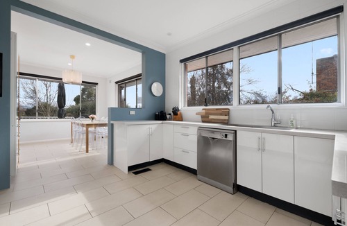 West Bathurst House | Uralla | Lovely house with pool
