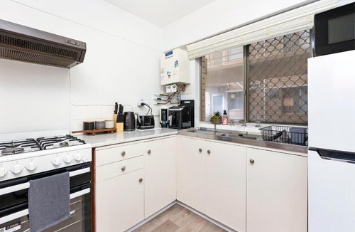 Victoria Park Apartment | Urban Chic Studio by 'the Strip'