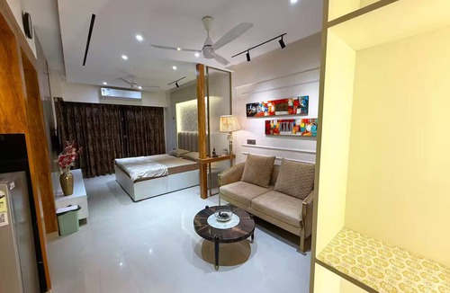 Noida Apartment | Urban Ease Appt. Near Metro, IT Park & Expo Mar