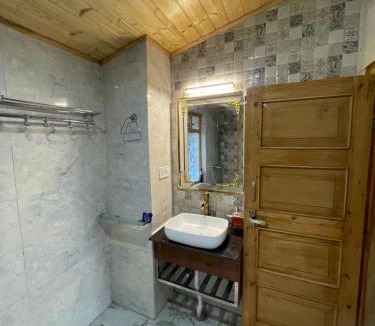 Patnitop Bed & Breakfast | Vacay Datcha