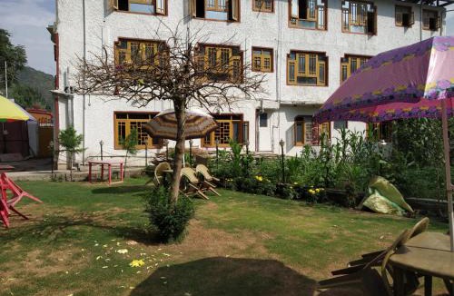 Srinagar House | Valley holidays