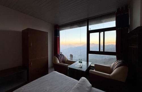 Dhanaulti Hotel | Valley View