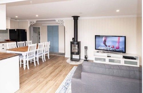 Eildon House | Valley Views in Eildon