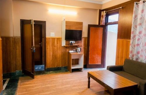 McLeod Ganj Hotel | Varuni Gd Hotel Mcleodganj