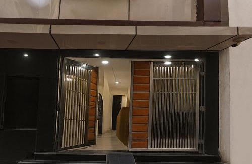 Delhi Hotel | Via The Arrow