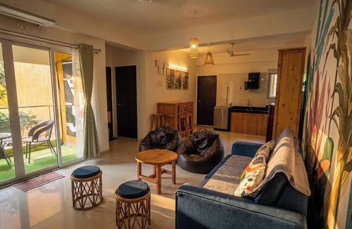 Anjuna Apartment | Vibe o1: Boutique 2BHK w/pool | Just 2 mins drive to Anjuna Beach