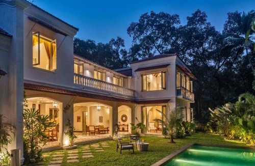 Siolim Villa | Villa Lluvia - 5BHK Luxury Villa with Huge Private Pool, Bathtub, Garden, Caretaker & Premium Amenities in a Peaceful Location
