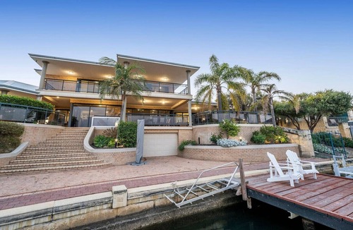 Halls Head Villa | Villa Santavea