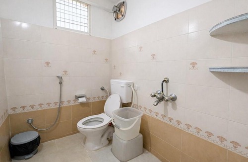 HITEC City Apartment | Vintage 3BHK Near Capital Park & Rameswaram-Cafe 101