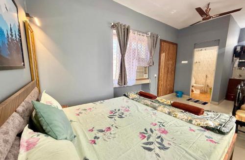 Sector II Apartment | Voguish 1RK Retreat with Terrace, Near Sector 5 Metro - Prime Salt Lake Location