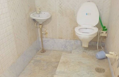 Vrindavan Hostel | Vrindavan Bunk Hostel by Shiva - 5min Walk from Prem Mandir