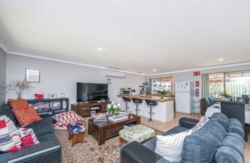 Guilderton House | Waves And Moore - Beautifully presented home