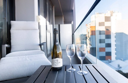 Moonee Ponds Apartment | Wellness and Style - 2BR Apartment with Pool, Hot Tub and Gym
