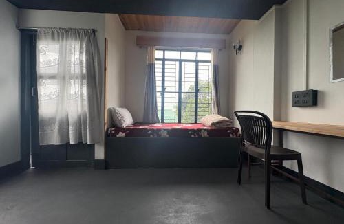 Mawlynnong House | West corner B Homestay