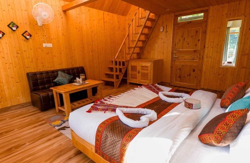 Banjar Bed & Breakfast | Western Tragopan Cottage