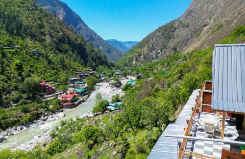 Banjar House | Western Trapogan Cottage in Thirthan Valley