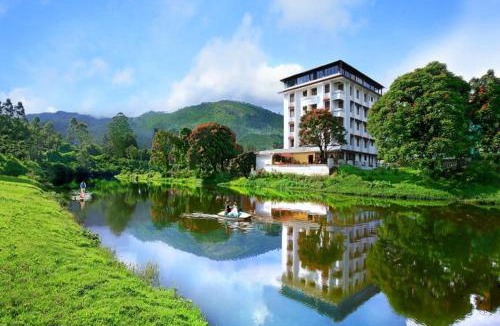 Moolakadai Hotel | Westwood Riverside