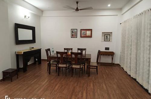 Dharamshala Ski Chalet | White Hackle General's Retreat