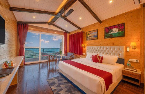 Kumarhatti Hotel | Wood Stock Luxury-New Property-Rooftop Terrace-Forest Trail Adjoining the Property