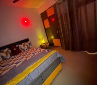 Greater Noida Apartment | Yellow Butterflies-15 min from Noida sec 52 metro