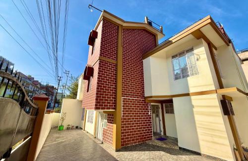 Shillong Villa | Yepplo Holiday Home - Nongmynsong - Shillong - 24hrs Caretaker - Breakfast - Power Backup & Parking