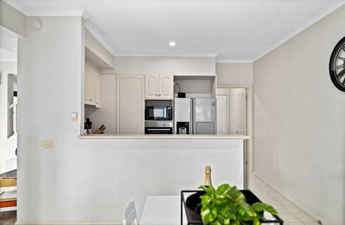 Glen Waverley House | Your Cozy Home in Glen Waverley | 4BR Family Stay