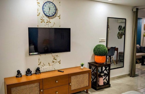 Gurugram Apartment | Yukta - Cozy Nest Studio, free parking & wifi