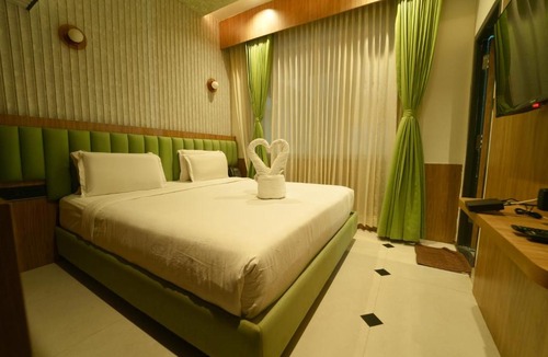 Mysore Hotel | Yuvraj Land Mark