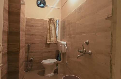 Sualkuchi Apartment | Zaku-a-guwahati homestay AC extra 300