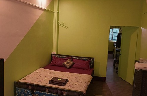 Sualkuchi Apartment | Zaku-a-guwahati homestay AC extra 300