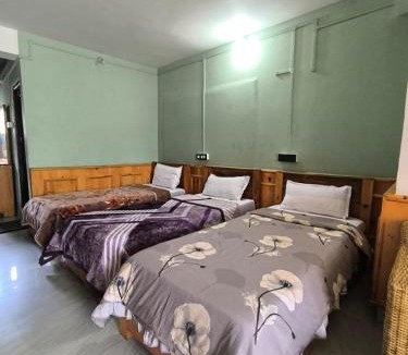 Bomdila House | Zen Homestay