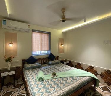 Ratnagiri Villa | Zuluk Poolside Luxury Homestay with Swimming Pool