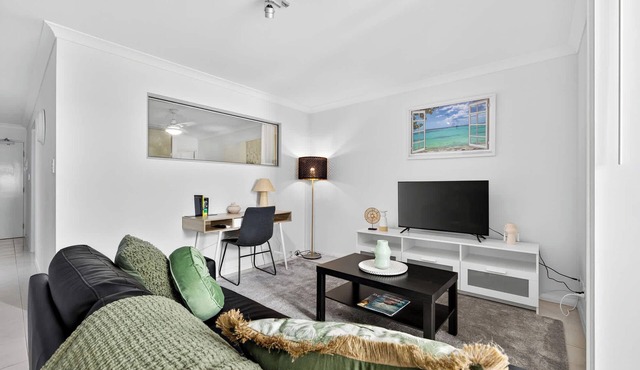 1BR Rockingham Escape | Close to Beach & Shops in Rockingham