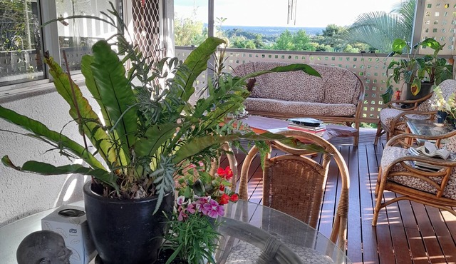 2 B'rm Cool Retreat 90m above Sea Level, & views, in Quiet Area close to Cairns in Redlynch