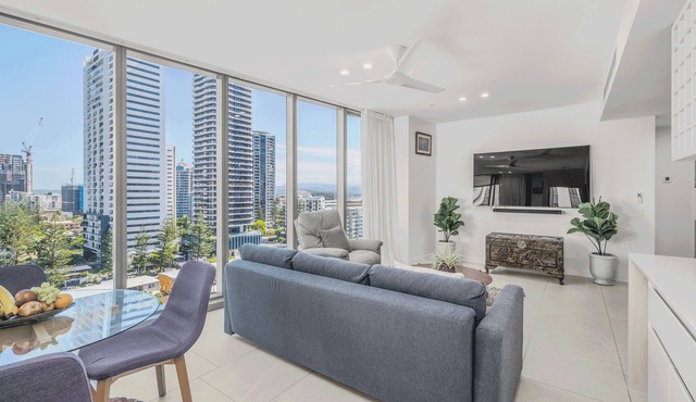2 Bed Ocean-viewing Apartment in Broadbeach