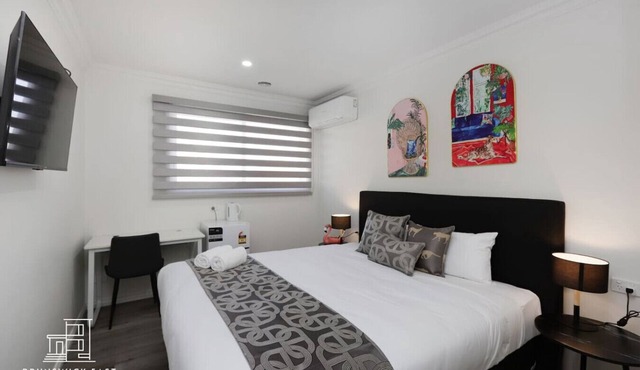 202 Cozy Queen BR w/Fast WiFi - 18 mins tram to CBD in Brunswick East