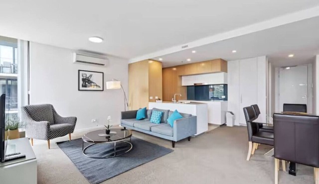 2BR Contemporary Comfort in Belconnen in Belconnen