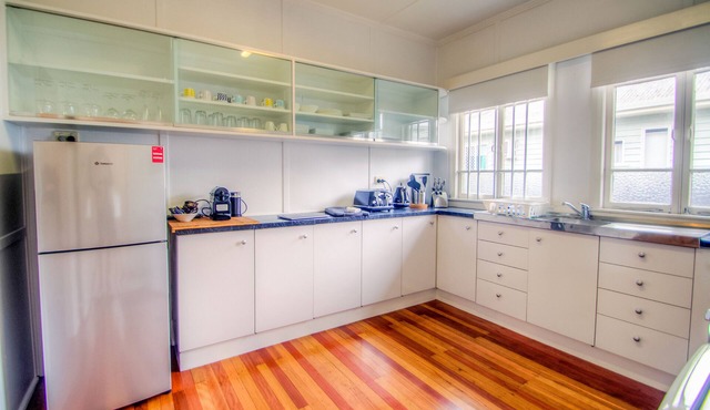3 month+ stays Gold Coast Broadwater Cottage in Labrador