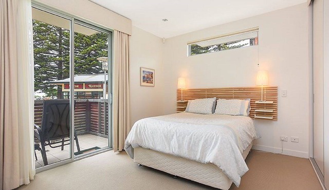 3BR Breeze Beachfront Apt no 1 – Esplanade Views, Balcony, Secure Parking | Ideal for Extended Stays in Victor Harbor