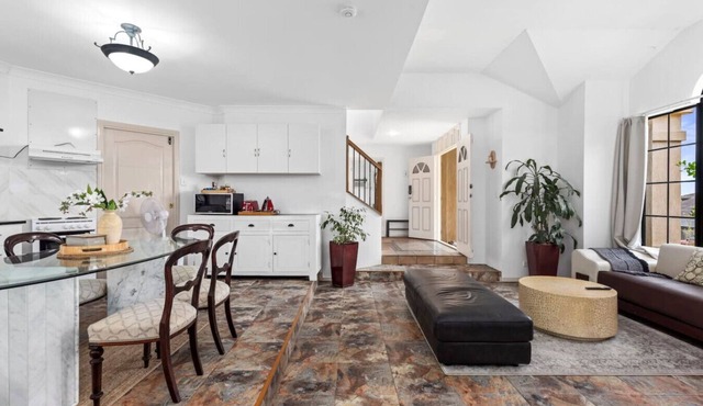 4BR Villa with Pool & Garden - Daisy Hill in Daisy Hill