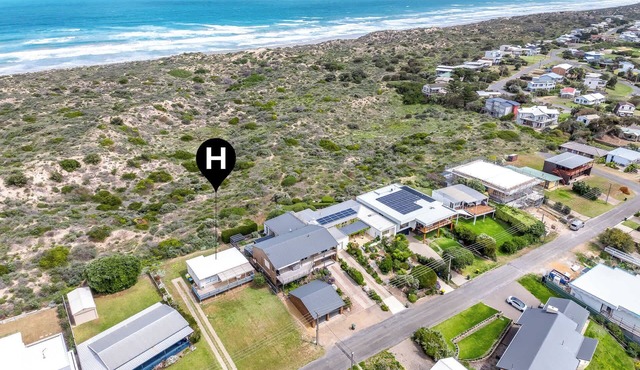 5 Sir George Ritchie Beachside House w/River Views & Walk to Beach in Goolwa