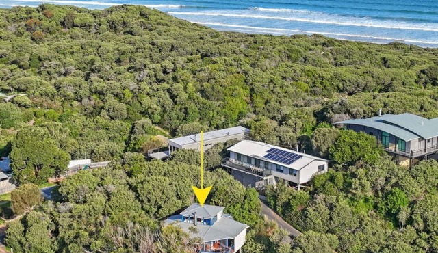 6 Acacia St in Sandy Point