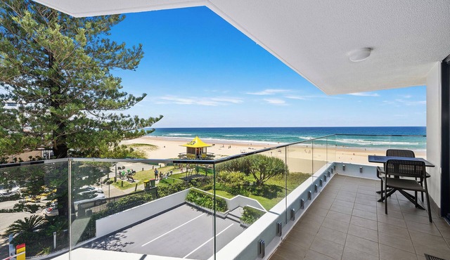 Absolute Beachfront Beauty in Gold Coast