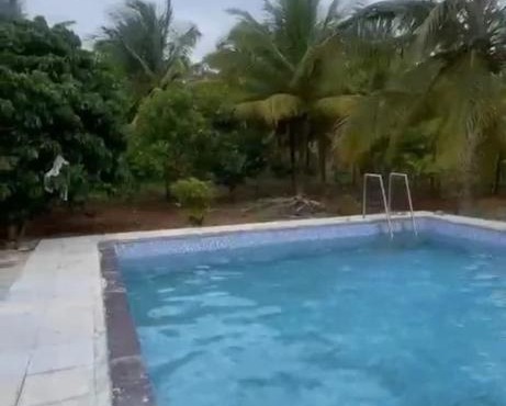 Ahmeds Restaurant and Resort in Yadiyūr