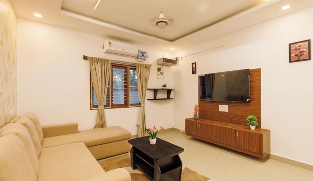 Airavati Villa by Stayjade Pvt Pool1hr HSR 3bhk in Denkanikota