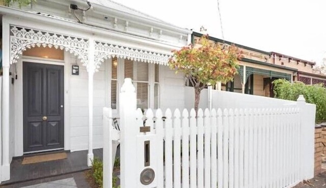 Albert Park Victorian House with Style and Art Gallery in Inner Bay Side South