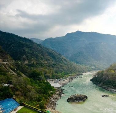 ALOHA ON SACRED GANGES 2BHK Premium Ganga View Apartment with Infinity Pool