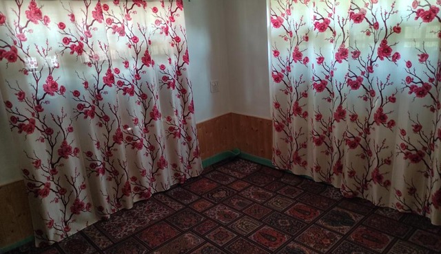 Alpine Adventures Guest House Gurez in Gurais