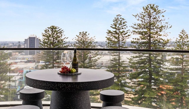 Altura Bay Luxury Residence Frankston in Frankston